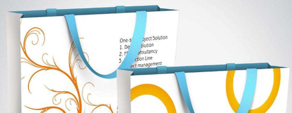 印刷廠(chǎng)對(duì)于手提袋的用紙和制作工藝都嚴(yán)格以待(圖1) 印刷廠(chǎng)對(duì)于手提袋的用紙和制作工藝都嚴(yán)格以待(圖1)