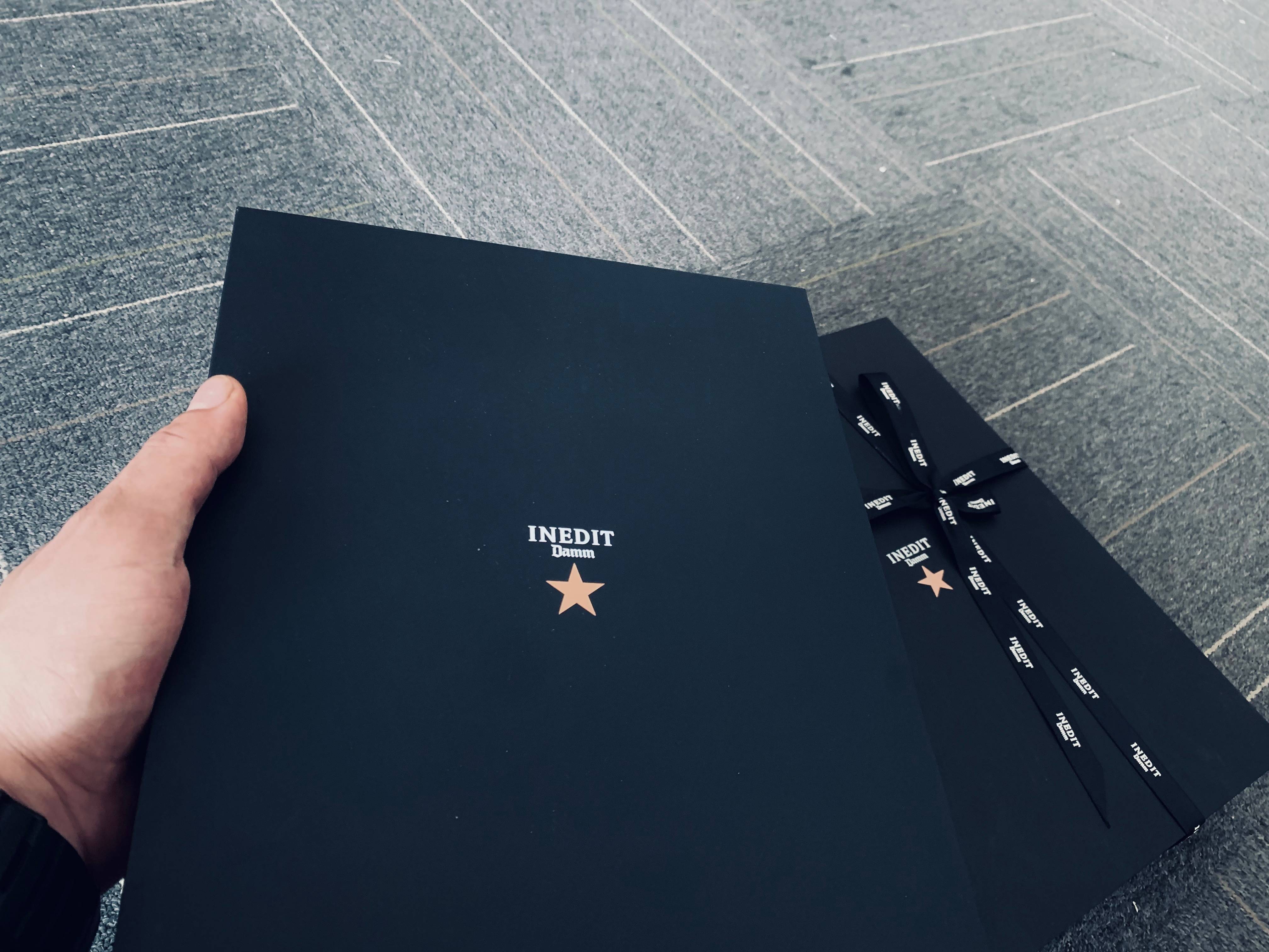 上海印刷廠專業(yè)指南：手提袋定制常用尺寸全解析